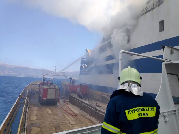 29 de români, la bordul feribotului care a luat foc în Mediterana. Toți au fost evacuați în siguranță, anunță MAE