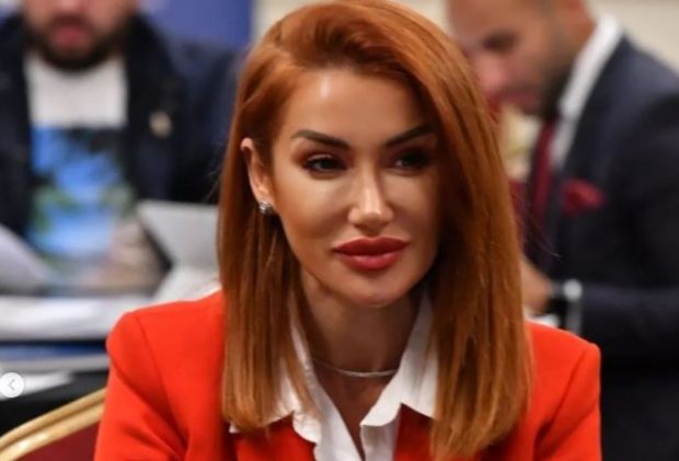 Raluca Tănase, reacție dură după ce a fost criticată că a exagerat cu intervențiile estetice: „E firească transformarea mea, pentru că am îmbătrânit”