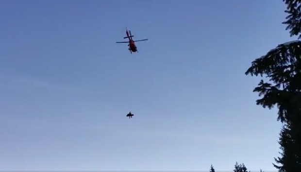 Bărbat de 72 de ani, salvat cu elicopterul SMURD din Munții Retezat, după ce și-a rupt un picior