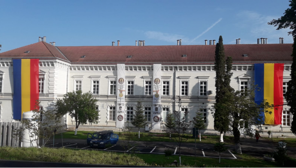 De ce a fost achitat medicul care a trimis 42 de pacienți să cumpere cele necesare pentru operație de la firma ce-l sponsoriza pe el: „Pacientul a ales de bunăvoie”