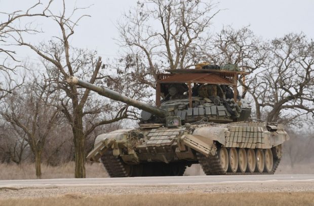 Londra: Rusia a pierdut 450 de militari în prima zi a invaziei și este în întârziere în atacul asupra Ucrainei