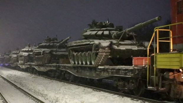 „Beau foarte mult și vând motorină”. Localnicii din Belarus, nemulțumiți de soldații ruși sosiți pentru manevrele militare