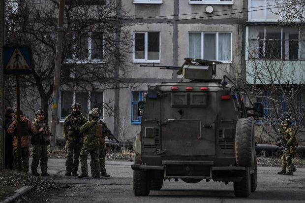 LIVETEXT | Mobilizare generală în Donbasul ocupat. Doi soldați ucraineni au fost uciși, anunță Kievul. Franța și Germania le cer cetățenilor să părăsească Ucraina