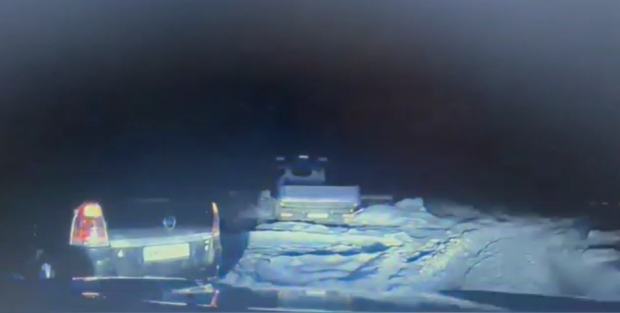 Șofer beat din Baia Mare, urmărit de polițiști pentru că nu a vrut să oprească. Maşina s-a împotmolit în zăpadă şi a fost nevoie de descarcerare