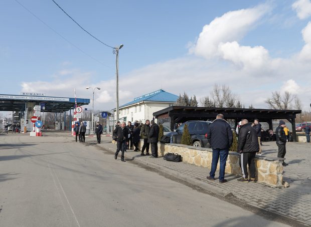 Grupuri de bărbaţi ucraineni, descoperite pe teritoriul României de polițiștii de frontieră din Maramureș