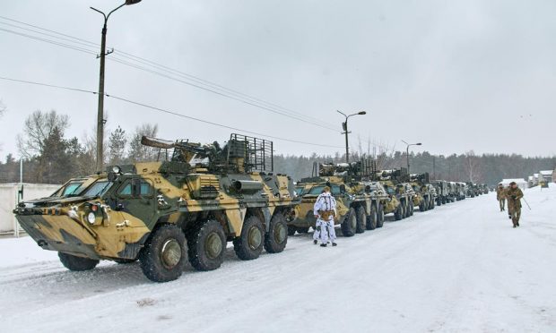 Ucraina își va mări armata cu 100.000 de militari, în următorii trei ani. Mesajul ferm transmis, de la tribuna Parlamentului, de președintele Zelenski