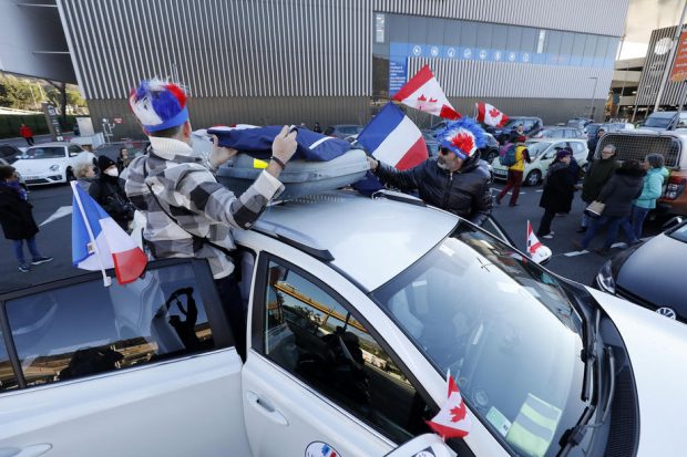 „Convoiul libertății” se îndreaptă spre Paris, în ciuda interdicției impuse de autorități