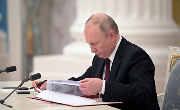LIVETEXT | După ce a recunoscut independența republicilor Donețk și Luhansk, Putin trimite armata în cele două teritorii, „pentru operațiuni de menținere a păcii”