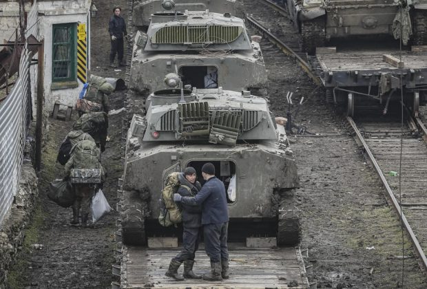 CNN: Vehicule militare ruse au pătruns în Ucraina și dinspre Crimeea