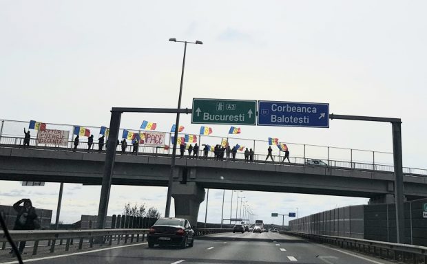 LIVE. Protest AUR în București. Câteva sute de protestari au ajuns deja în Piața Universității, restul sunt în fața Ambasadei Rusiei
