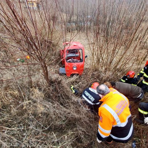 Un bărbat a murit și altul a fost rănit în Dâmbovița după ce s-au răsturnat cu un triciclu electric condus de un prieten