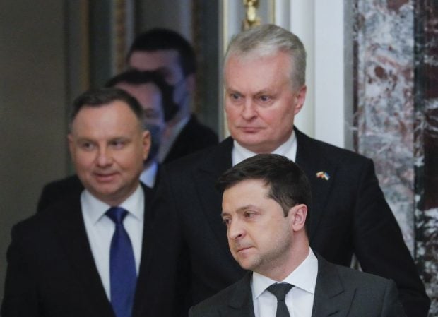 LIVETEXT: Președintele Zelenski cere Rusiei garanții de securitate, în vreme ce Ucraina se pregătește să se apere de o posibilă invazie