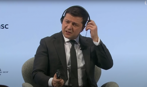 Gluma pe care a făcut-o Zelensky la Munchen, după ce i s-au stricat căștile: „Vedeți, Rusia e aici”