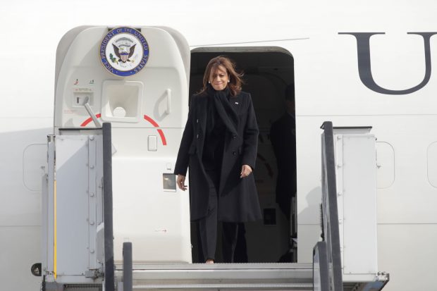 Vicepreședinta SUA Kamala Harris a ajuns în România. Cum va decurge vizita