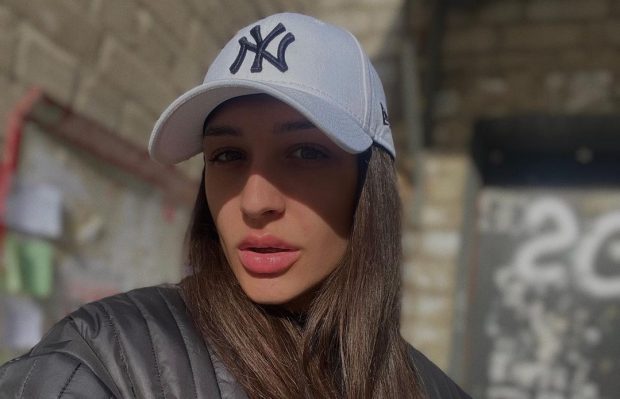 „Dacă vrea să ne salveze, așa cum spune, Putin să-și ia armata și să se ducă acasă”. Furia unei refugiate ajunse la Baia Mare din calea războiului