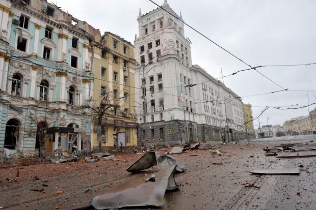 LIVETEXT Război în Ucraina, ziua 7. Oficiali ucraineni confirmă că un prim oraș important a căzut în mâinile rușilor. La Kiev, explozie puternică lângă gară