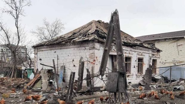 „Câtă suferință a trebuit să îndure acest copil nevinovat!”. O fetiță de 6 ani din Mariupol a murit de sete sub dărâmăturile casei bombardate
