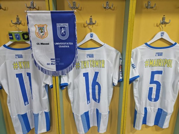 CSU Craiova a înlocuit numele jucătorilor de pe tricouri cu numele orașelor ucrainene atacate de armata rusă