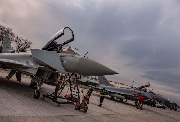 Încă patru aeronave Eurofighter Typhoon ale Forţelor Aeriene Italiene au ajuns în România