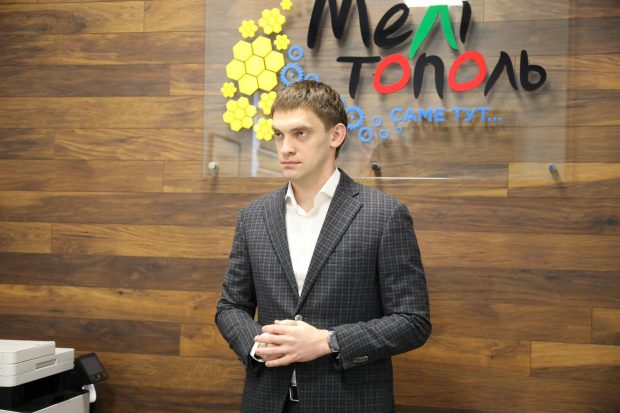 „Ați făcut imposibilul”. Primele declarații ale primarului din Melitopol, răpit și eliberat după șase zile