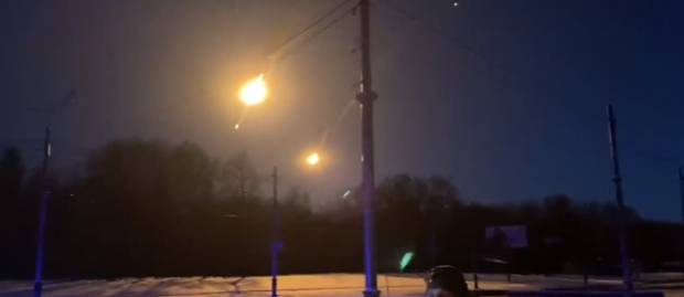 VIDEO |  Momentul în care un avion de luptă rusesc este doborât de ucraineni în Harkov