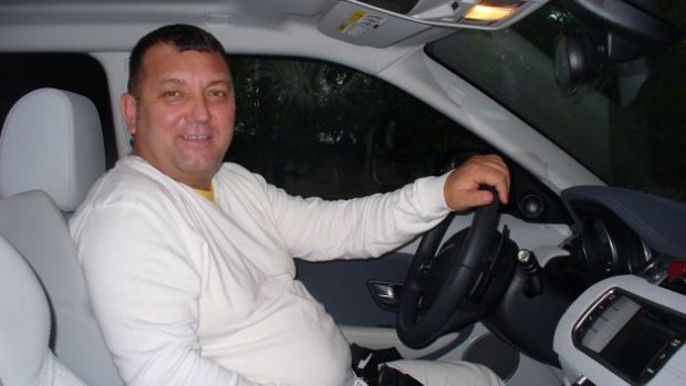 Surse: Afaceristul Nuredin Beinur a fost împușcat în cap cu un pistol cu bile de cauciuc, într-un restaurant din București