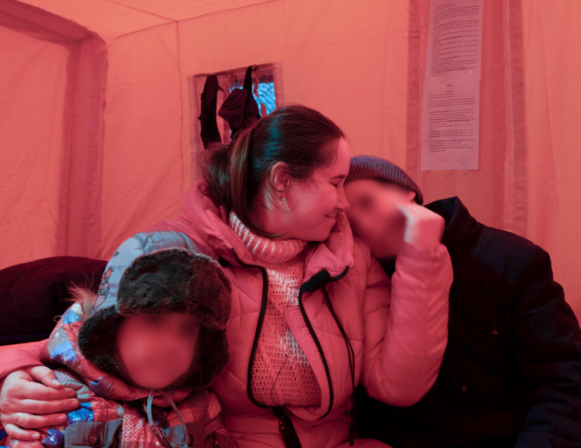 Băiatul care a fugit într-un an din calea a două războaie. „Acum opt luni ne-am părăsit casa din Afganistan și am venit în Ucraina”
