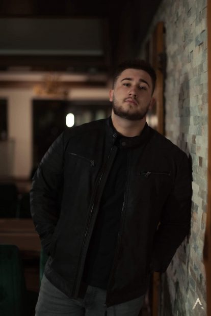 Un tânăr de 19 ani din Baia Mare vrea să lupte pentru Ucraina: „Am în minte imaginile cu mame și copii fugind. Nu-mi închipui cum ar fi să nu ai niciun ajutor”
