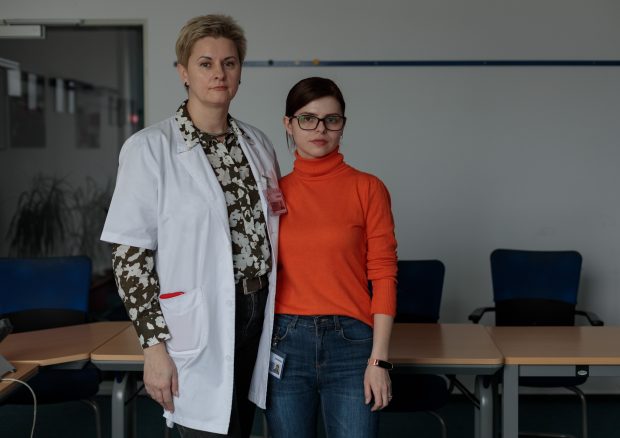 O viață nouă, forțată de război. Povestea primelor ucrainence angajate în România: „Înseamnă ceva să pleci știind că vei avea un salariu”