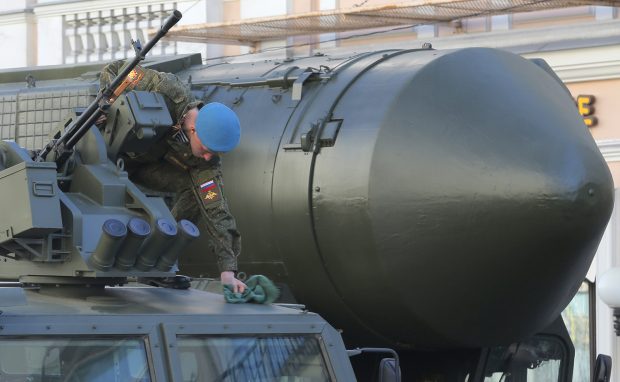 Raport: Statele nucleare ale lumii cheltuiesc tot mai mult pentru armele atomice