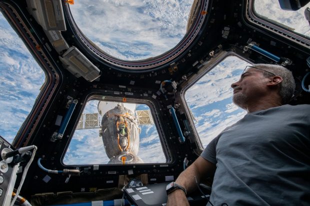 NASA contrazice ipoteza că „rușii amenință că abandonează în spațiu un astronaut american”. „Colaborarea spațială continuă”