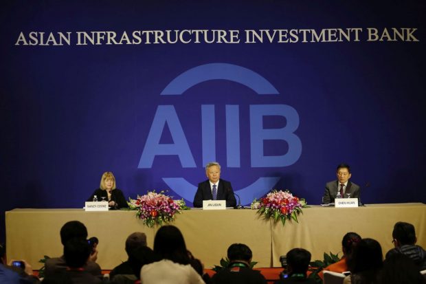 Semnal al Beijingului: o bancă de dezvoltare condusă de China şi-a suspendat toate activităţile legate de Rusia şi Belarus