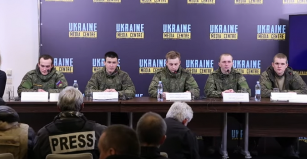 Soldat rus capturat de ucraineni, într-o conferință de presă: „Copii și bunici mor aici din cauza unui Putin care ne minte. Oprește războiul, tovarășe președinte!”