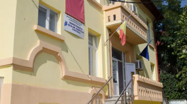Un fost inspector școlar din Constanța, cercetat de DNA pentru luare de mită. A primit 5.000 de euro ca să transfere ilegal un copil de la o școală la un colegiu național