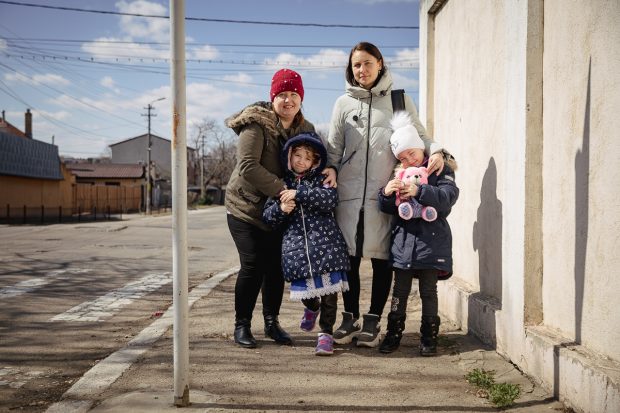 Profesorii unei școli din Brăila se întreabă în ce limbă ar trebui să învețe elevii refugiați: în rusă, ucraineană sau română?