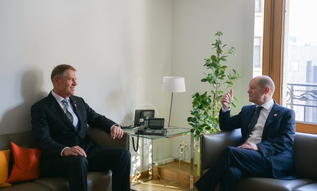 Klaus Iohannis a discutat cu cancelarul german Olaf Scholz despre aderarea României la Schengen