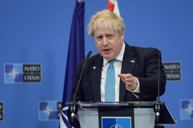 Premierul britanic Boris Johnson: Vladimir Putin plănuiește să „groznifice” orașele ucrainene