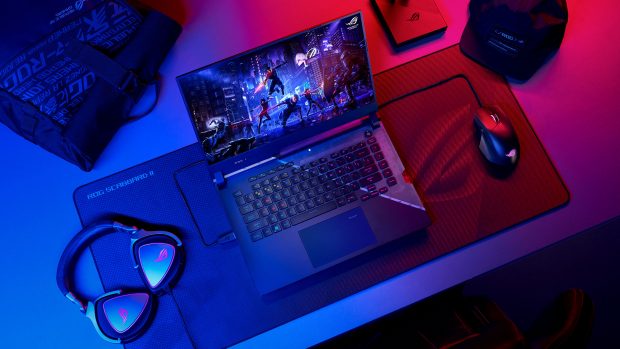 ROG Strix SCAR 17 (G733Z): gaming la nivel de competiție