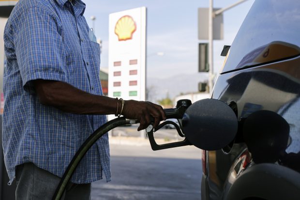 Shell prezintă scuze pentru că a cumpărat săptămâna trecută petrol rusesc și spune că rupe legăturile cu Rusia