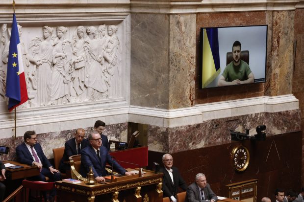 Zelenski cere companiilor franceze să nu mai „sponsorizeze mașina de război rusească”