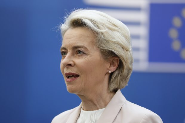 UE a încheiat cu SUA un acord de furnizare de gaze naturale lichefiate, pentru a reduce dependența de Rusia