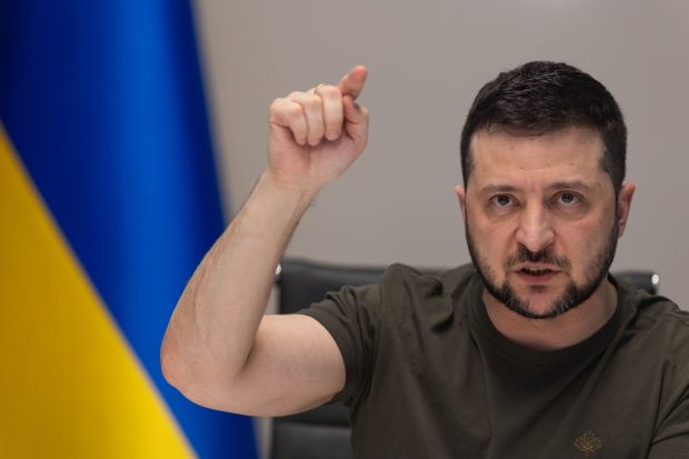 Zelenski cere din nou Occidentului să trimită arme Ucrainei: „Frica te face întotdeauna complice”