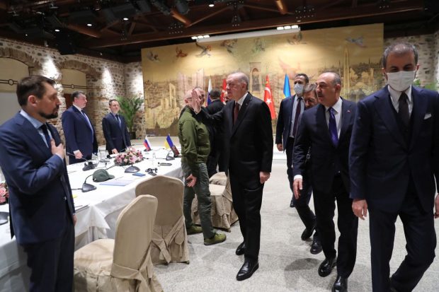 Turcia anunță că încearcă să reunească delegațiile din Ucraina și Rusia pentru o nouă rundă de negocieri, peste două săptămâni