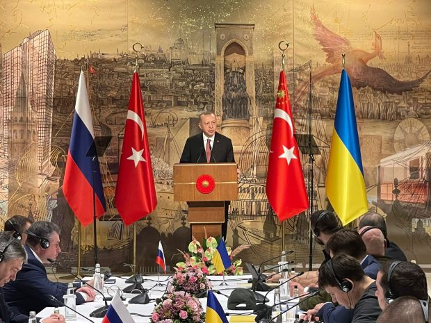 Erdogan spune că Turcia se oferă să fie garant al securității Ucrainei