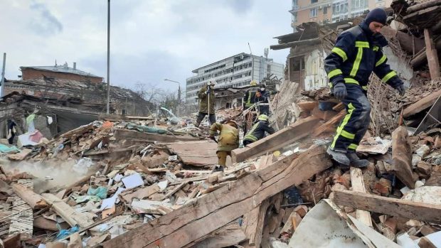LIVETEXT Război în Ucraina, ziua 15 | Noi bombardamente în Mariupol, după atacul de ieri la o maternitate, soldat cu 3 morți, inclusiv o fetiță. „Rușii continuă «să nu atace» Ucraina”