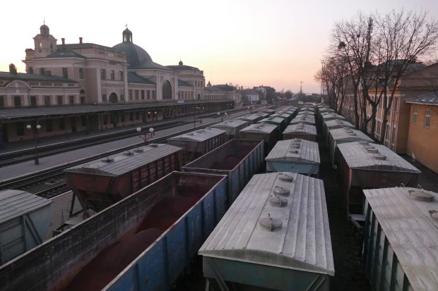 Ucraina dublează exporturile agricole către Europa, pe calea ferată, pentru a compensa pierderea porturilor de la Marea Neagră