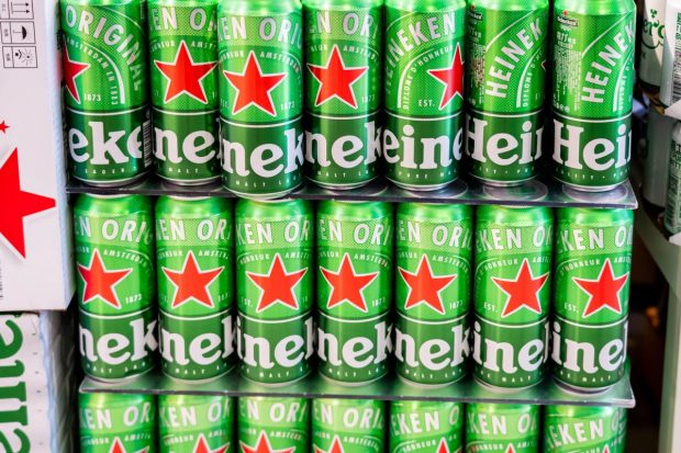 Heineken părăsește Rusia. Costurile se ridică la 400 de milioane de euro. Ce se întâmplă cu angajații