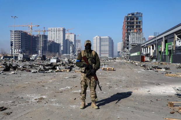 LIVETEXT Război în Ucraina, ziua 31 | Noi coridoare umanitare pentru evacuarea civililor din orașele aflate în prima linie. Kievul intră din nou în lockdown, până luni