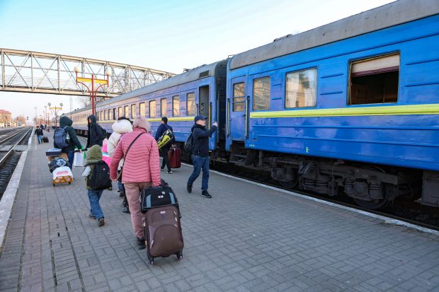 De ce nu vor refugiații ucraineni să meargă în Suedia. „O problemă neașteptată”. Unul dintre ei a coborât din autocar când a aflat că nu merge în Germania