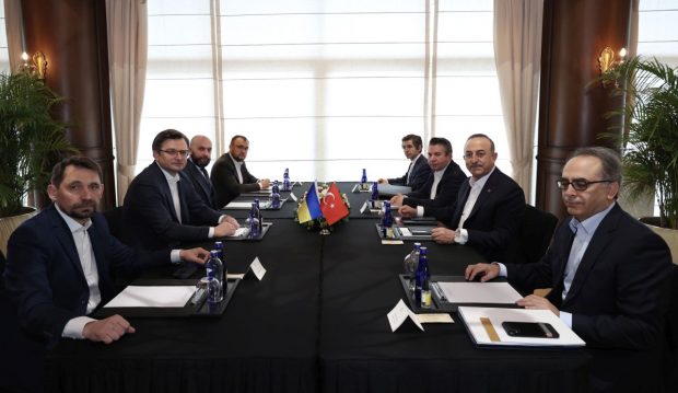Negocieri Ucraina-Rusia. Întâlnirea miniștrilor de Externe Kuleba și Lavrov a început în Turcia, cu „așteptări limitate”